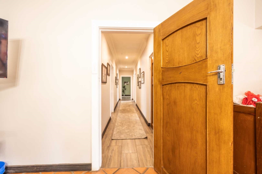 4 Bedroom Property for Sale in Waterkloof Gauteng