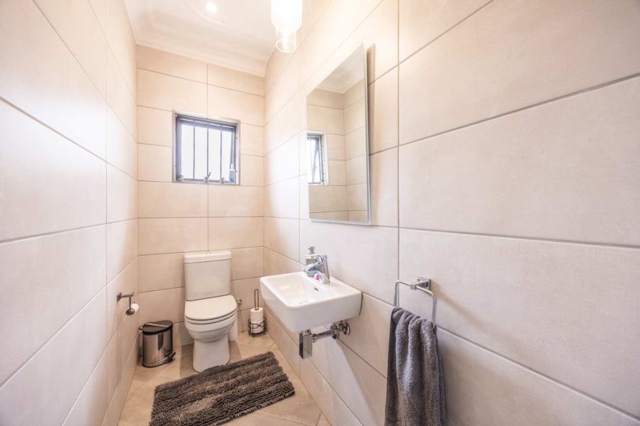 4 Bedroom Property for Sale in Waterkloof Gauteng