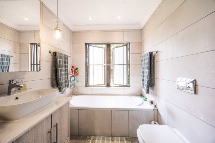 4 Bedroom Property for Sale in Waterkloof Gauteng