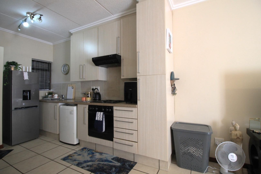 To Let 1 Bedroom Property for Rent in Lonehill Gauteng