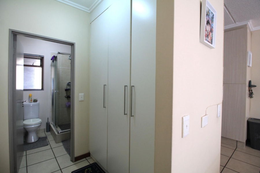 To Let 1 Bedroom Property for Rent in Lonehill Gauteng