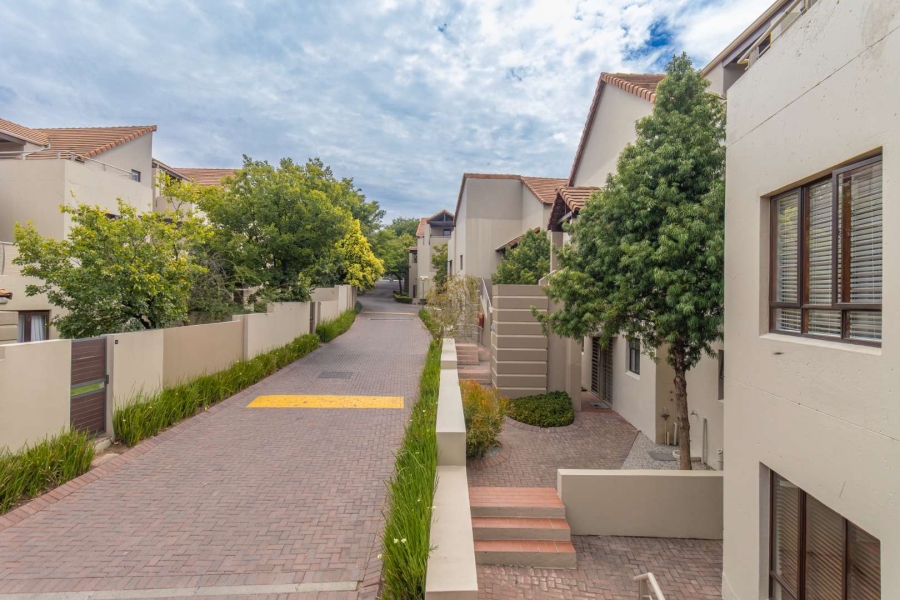 2 Bedroom Property for Sale in Lonehill Gauteng