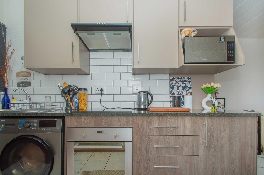 1 Bedroom Property for Sale in Constantia Kloof Gauteng