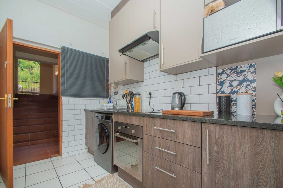 1 Bedroom Property for Sale in Constantia Kloof Gauteng