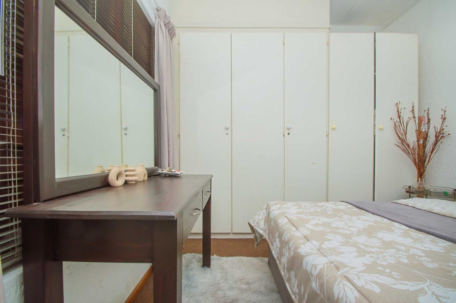 1 Bedroom Property for Sale in Constantia Kloof Gauteng