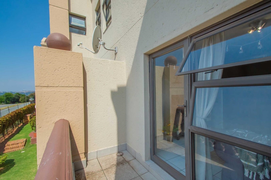 1 Bedroom Property for Sale in Constantia Kloof Gauteng