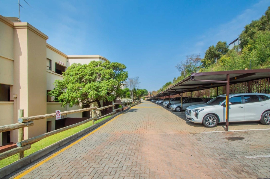 1 Bedroom Property for Sale in Constantia Kloof Gauteng