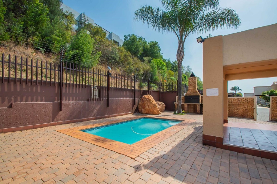 1 Bedroom Property for Sale in Constantia Kloof Gauteng