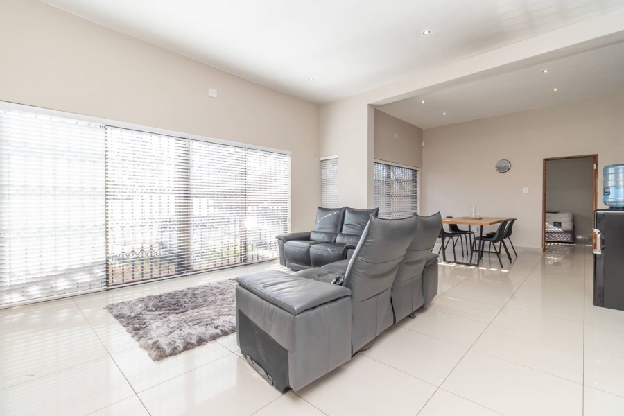 To Let 4 Bedroom Property for Rent in Krugersdorp Gauteng