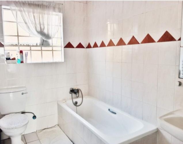 To Let 3 Bedroom Property for Rent in Sunnyrock Gauteng
