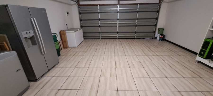 3 Bedroom Property for Sale in New Market Gauteng