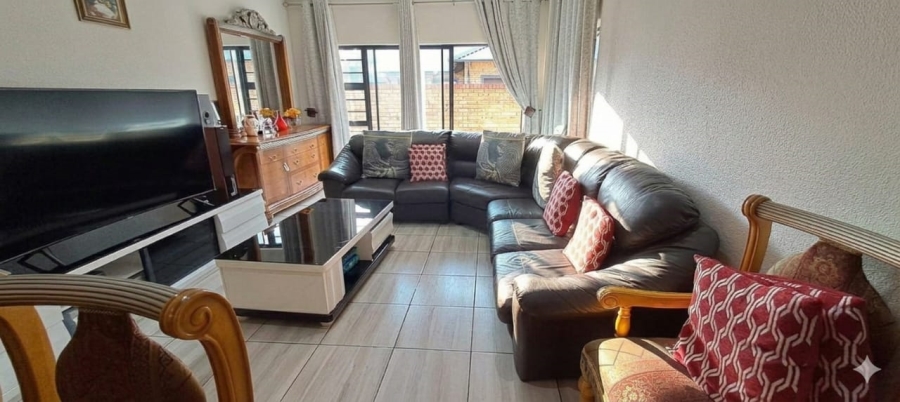 3 Bedroom Property for Sale in New Market Gauteng