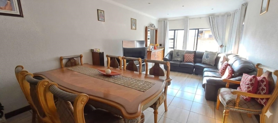 3 Bedroom Property for Sale in New Market Gauteng