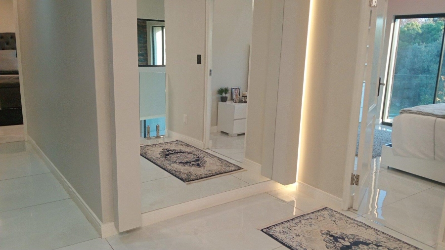 6 Bedroom Property for Sale in Cornwall Hill Gauteng