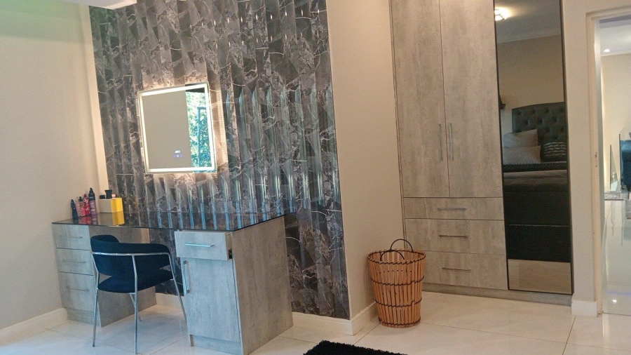6 Bedroom Property for Sale in Cornwall Hill Gauteng