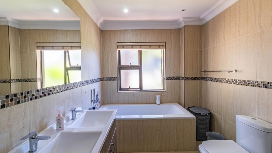 4 Bedroom Property for Sale in Meyersdal Gauteng