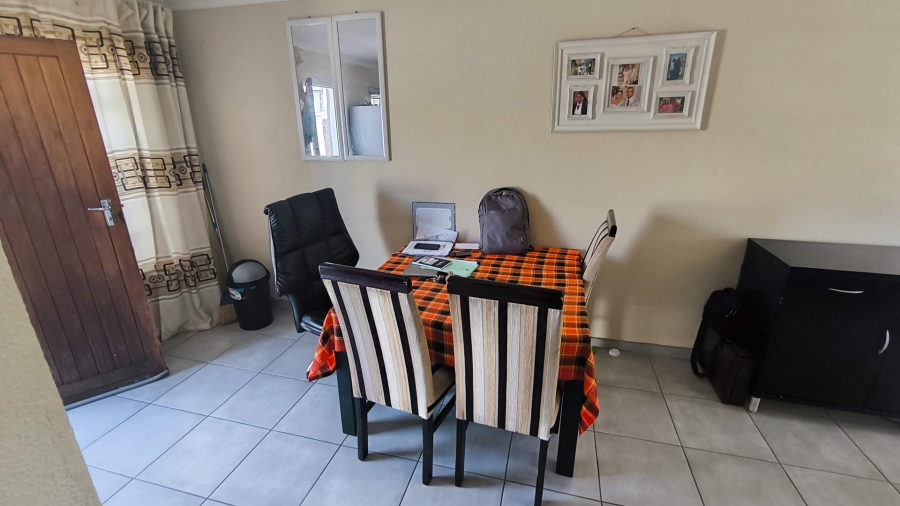 1 Bedroom Property for Sale in Albertsdal Gauteng
