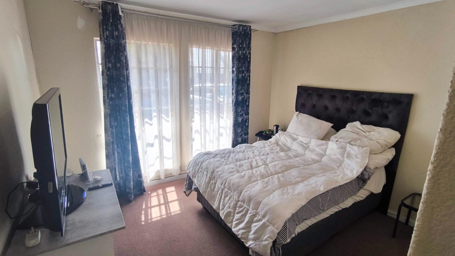 1 Bedroom Property for Sale in Albertsdal Gauteng