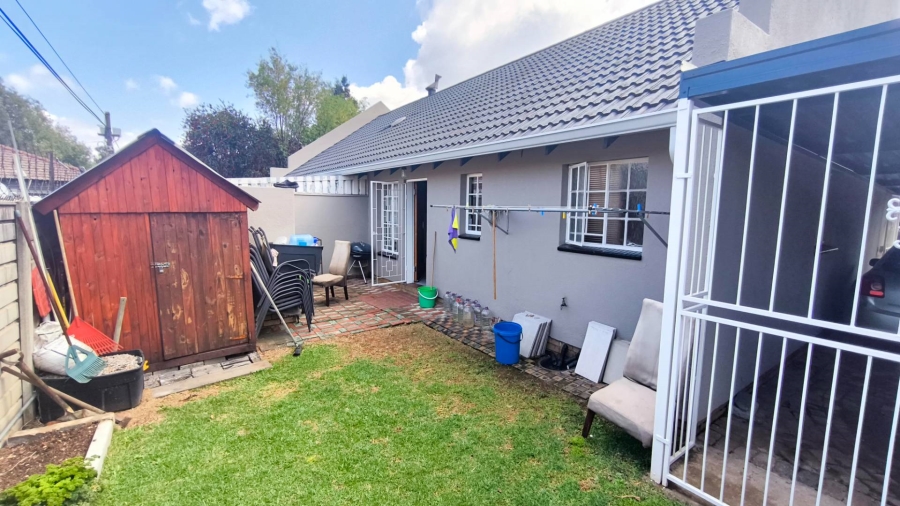 1 Bedroom Property for Sale in Albertsdal Gauteng