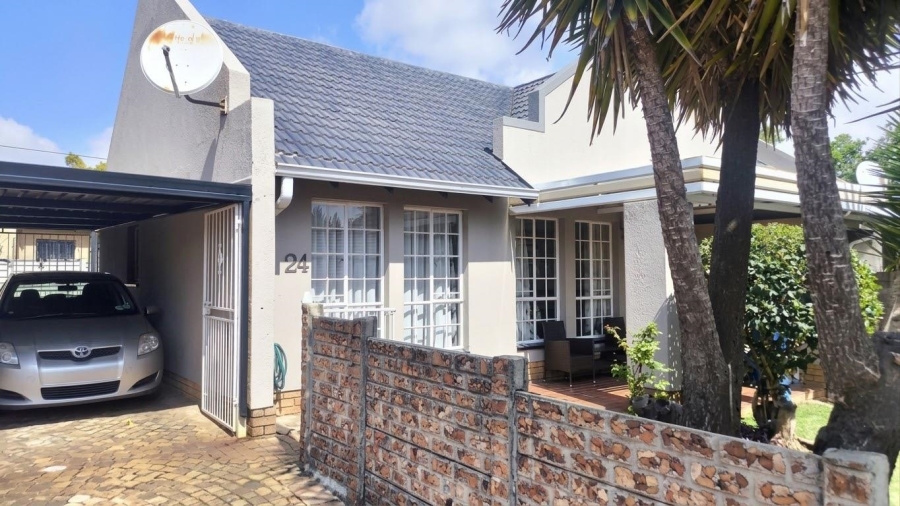 1 Bedroom Property for Sale in Albertsdal Gauteng