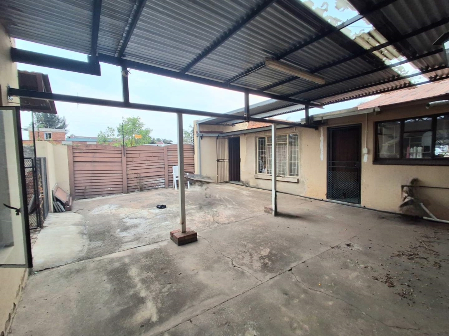 5 Bedroom Property for Sale in Daspoort Gauteng