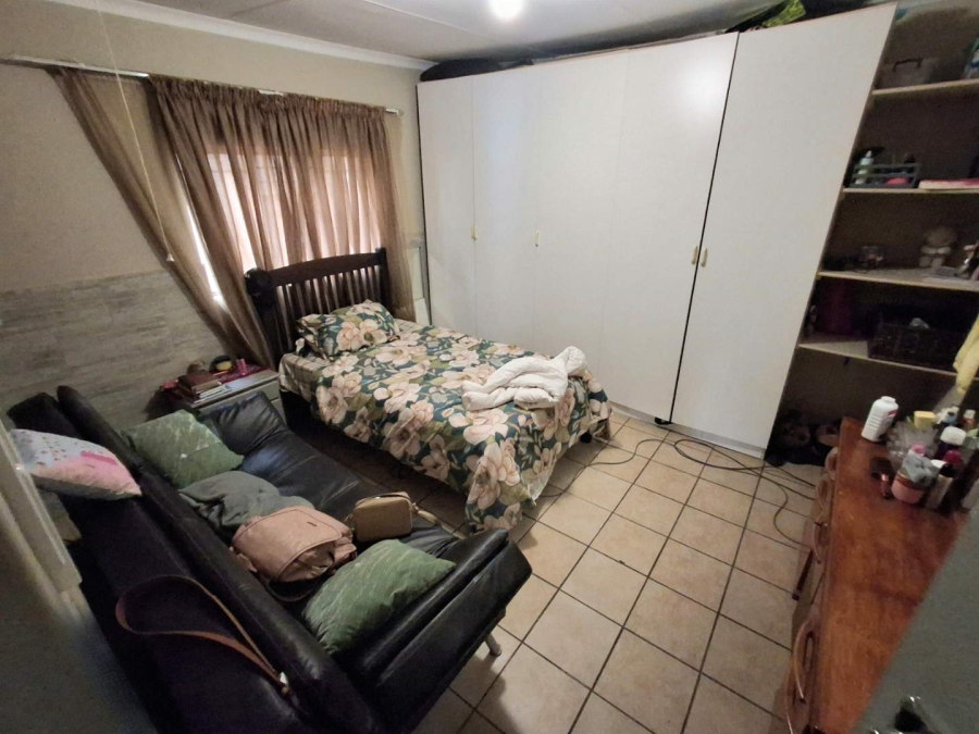 5 Bedroom Property for Sale in Daspoort Gauteng