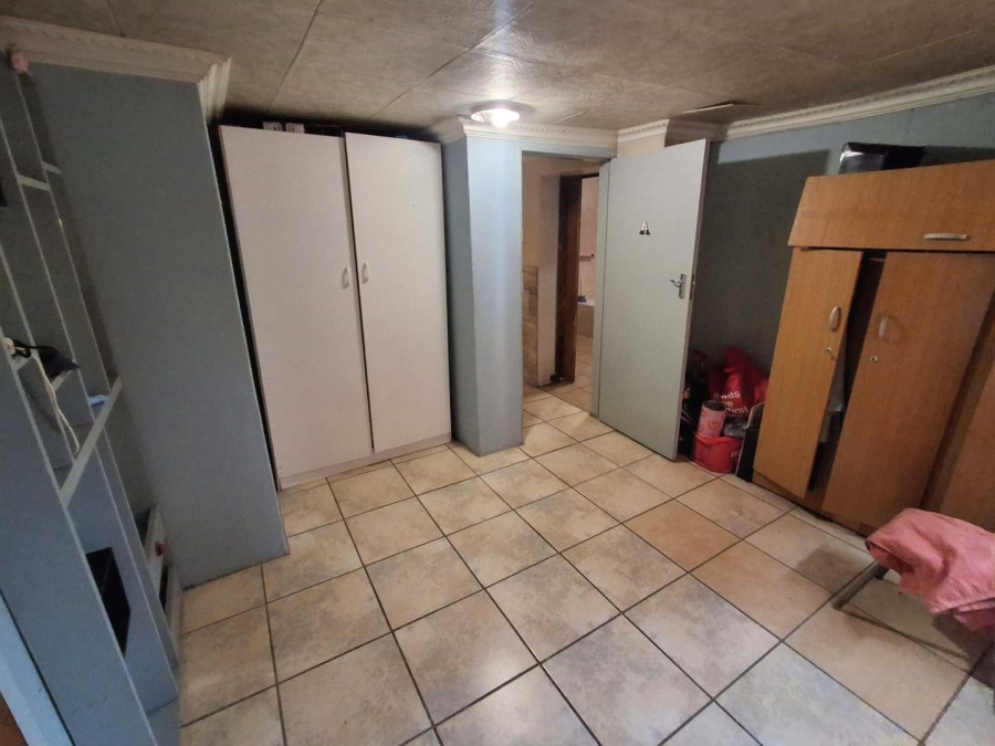 5 Bedroom Property for Sale in Daspoort Gauteng