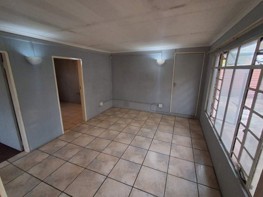 5 Bedroom Property for Sale in Daspoort Gauteng