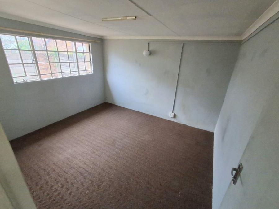 5 Bedroom Property for Sale in Daspoort Gauteng