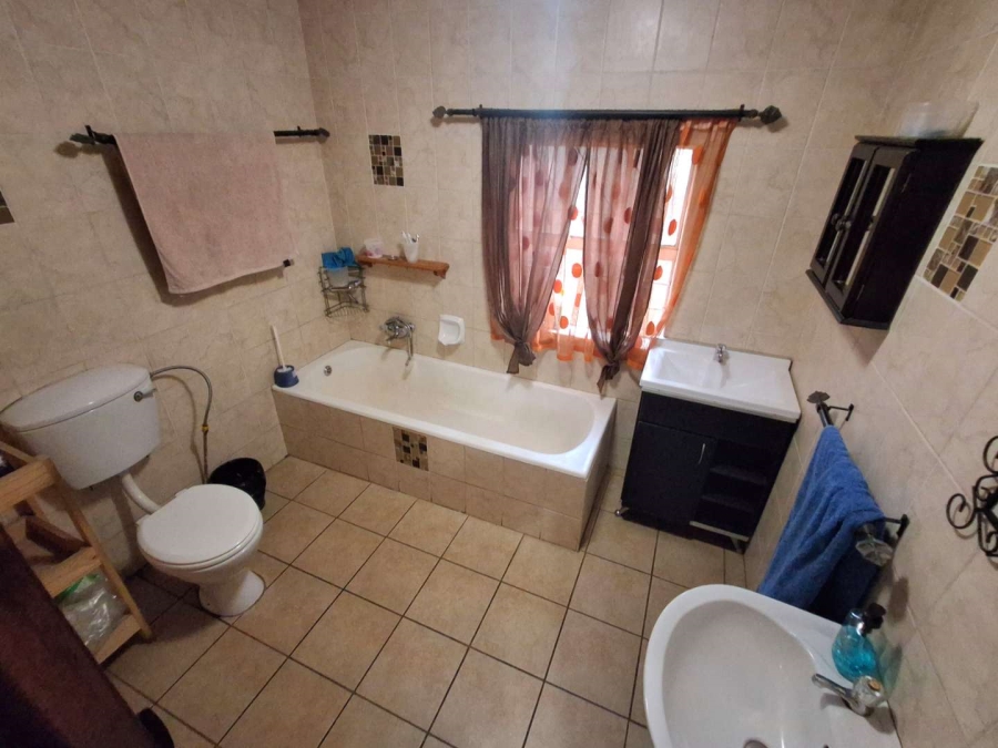 5 Bedroom Property for Sale in Daspoort Gauteng