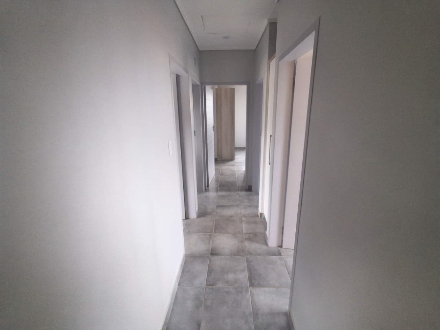 4 Bedroom Property for Sale in Lotus Gardens Gauteng