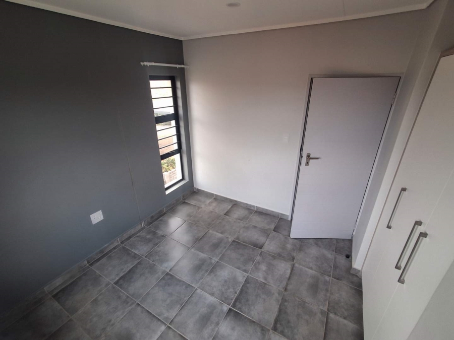4 Bedroom Property for Sale in Lotus Gardens Gauteng