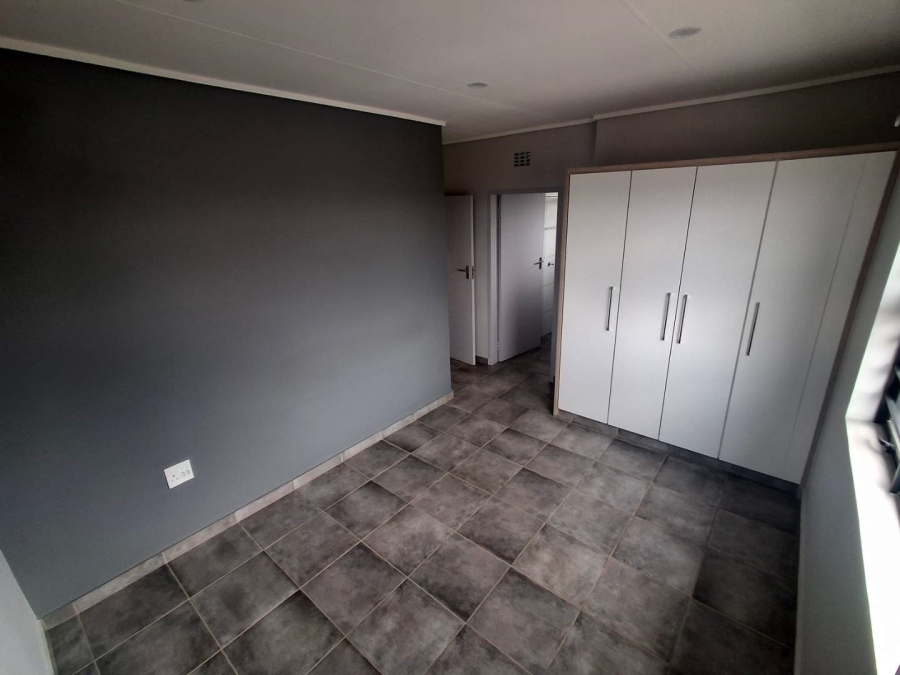 4 Bedroom Property for Sale in Lotus Gardens Gauteng