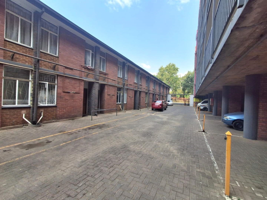 1 Bedroom Property for Sale in Pretoria West Gauteng