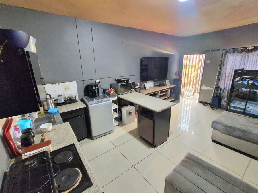 1 Bedroom Property for Sale in Pretoria West Gauteng