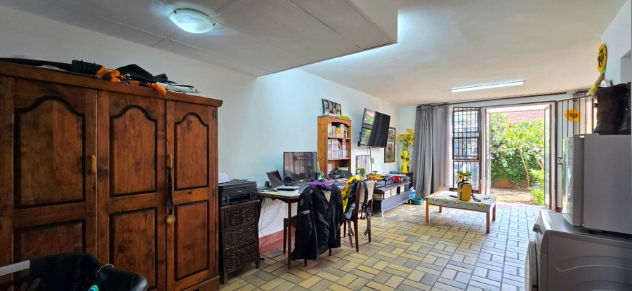 3 Bedroom Property for Sale in Die Wilgers Gauteng