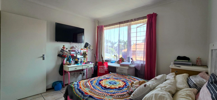 3 Bedroom Property for Sale in Die Wilgers Gauteng