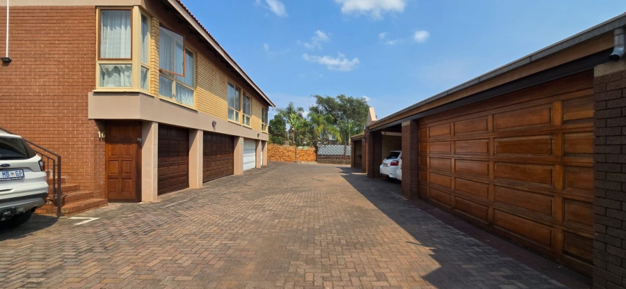 3 Bedroom Property for Sale in Die Wilgers Gauteng