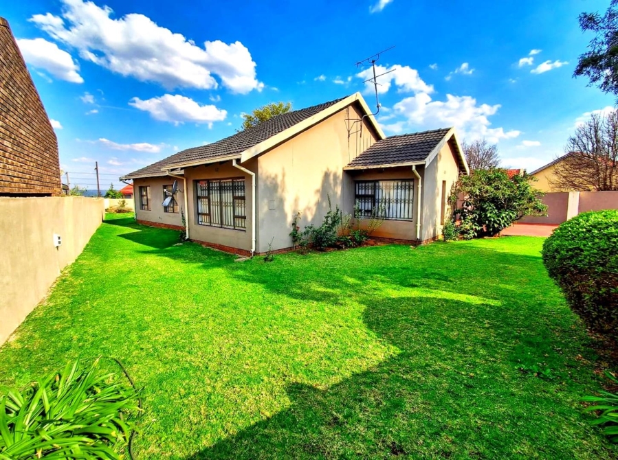 3 Bedroom Property for Sale in Dawn Park Gauteng