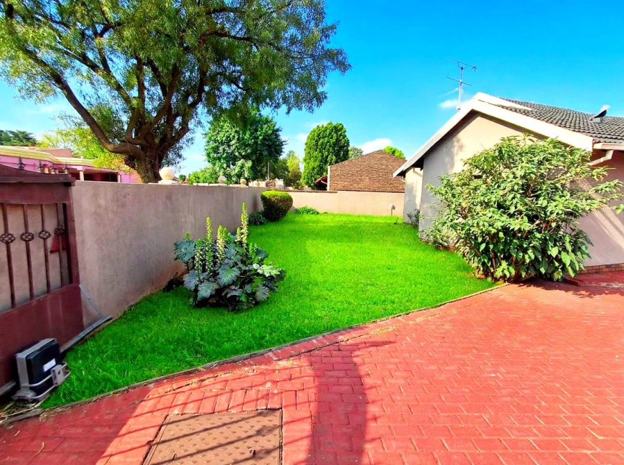 3 Bedroom Property for Sale in Dawn Park Gauteng