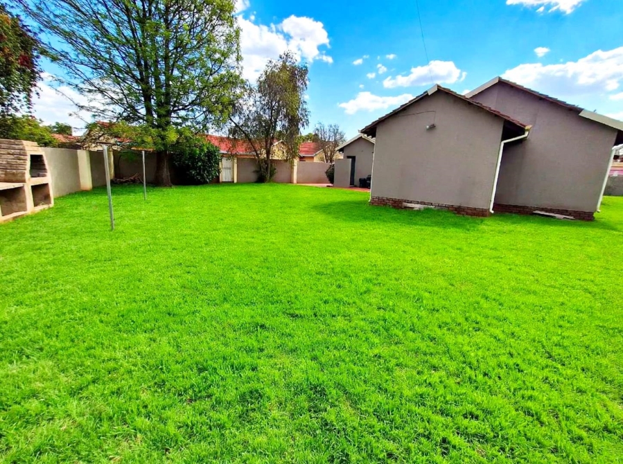 3 Bedroom Property for Sale in Dawn Park Gauteng