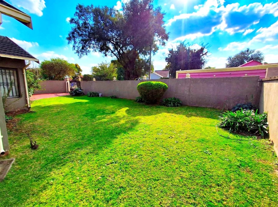 3 Bedroom Property for Sale in Dawn Park Gauteng
