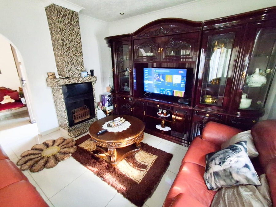 3 Bedroom Property for Sale in Dawn Park Gauteng