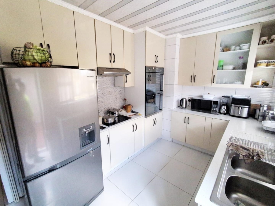 3 Bedroom Property for Sale in Dawn Park Gauteng