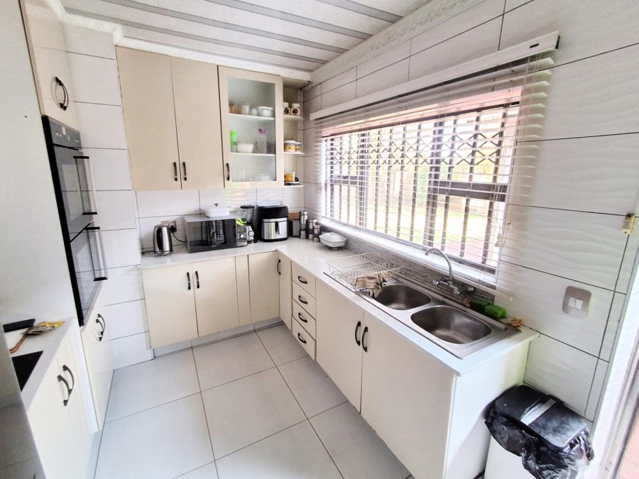 3 Bedroom Property for Sale in Dawn Park Gauteng