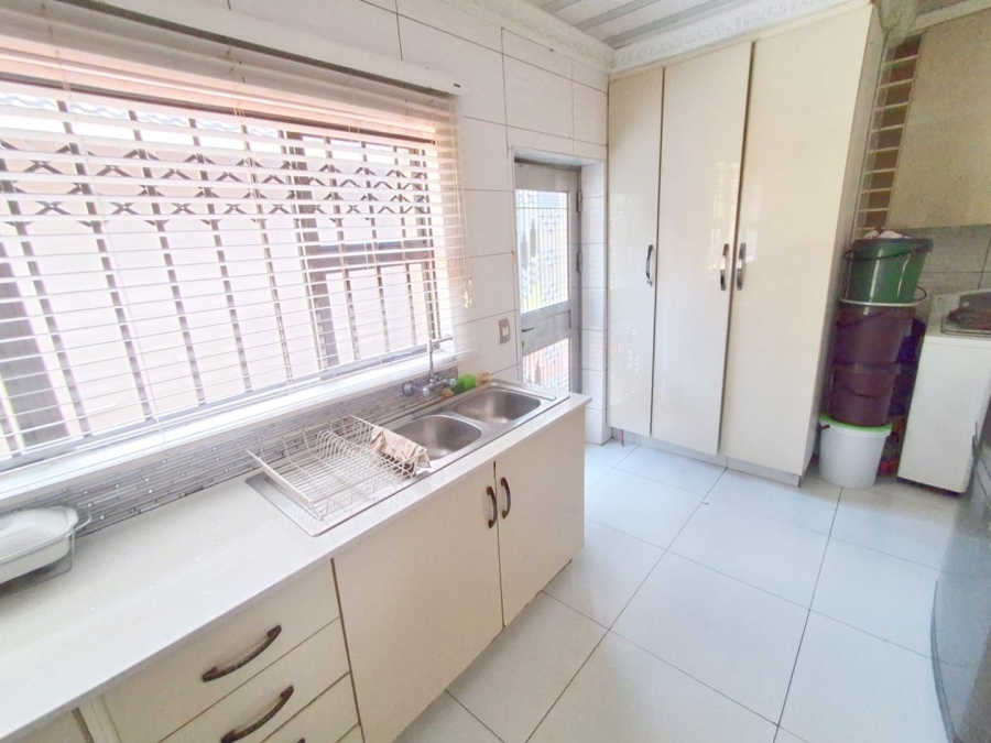 3 Bedroom Property for Sale in Dawn Park Gauteng