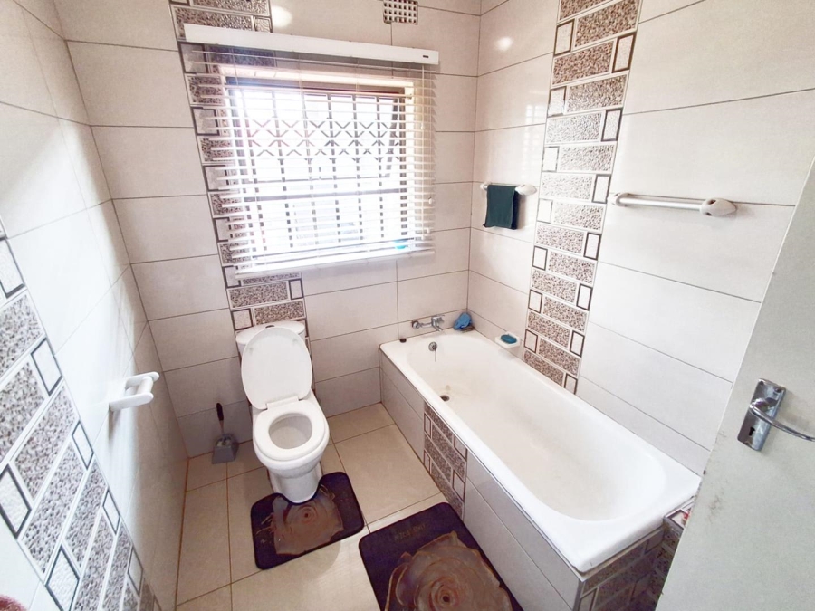 3 Bedroom Property for Sale in Dawn Park Gauteng