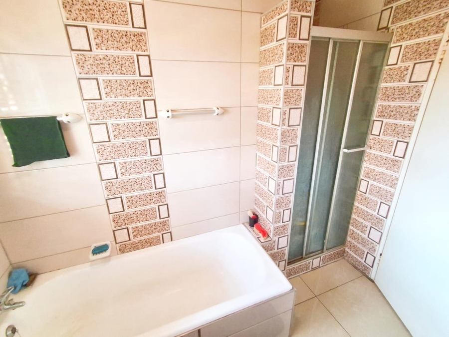 3 Bedroom Property for Sale in Dawn Park Gauteng