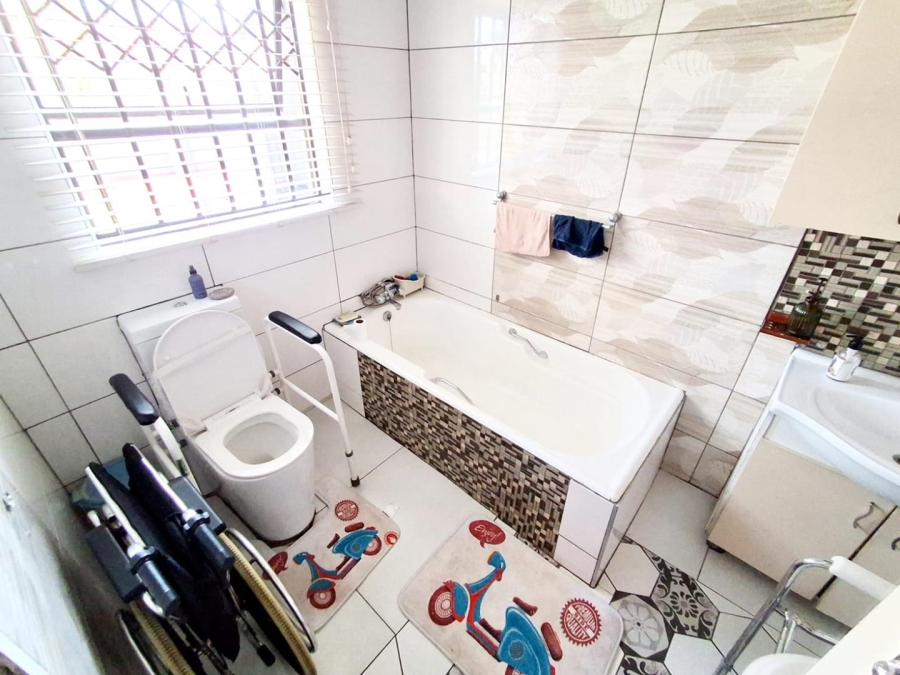 3 Bedroom Property for Sale in Dawn Park Gauteng