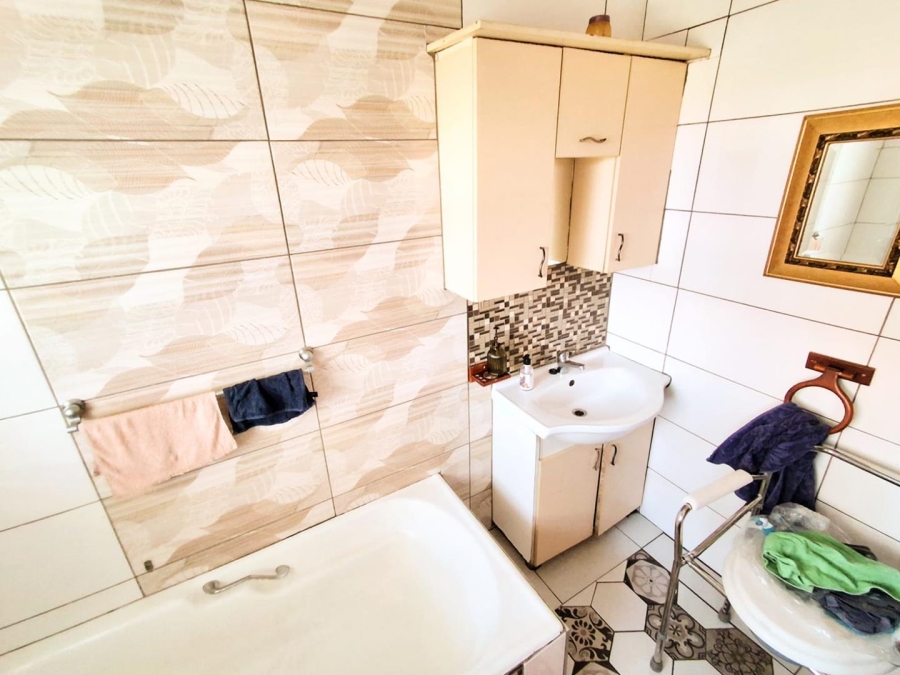 3 Bedroom Property for Sale in Dawn Park Gauteng
